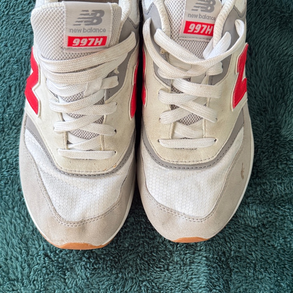 New Balance White and Red Athletic Shoes - Picture 2 of 5